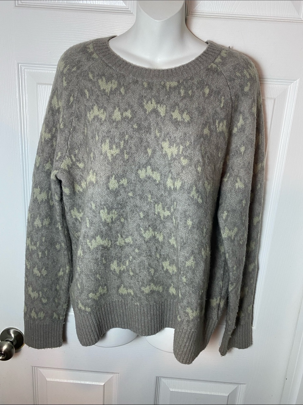 Athleta Heather Gray and Cream Crewneck Sweater Merino Wool Blend Size S